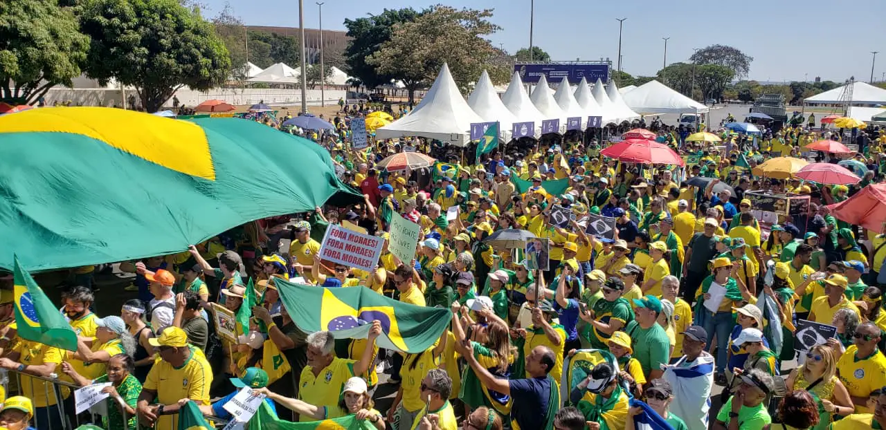 Atos da direita reúnem milhares pelo Brasil na manhã de 7 de Setembro