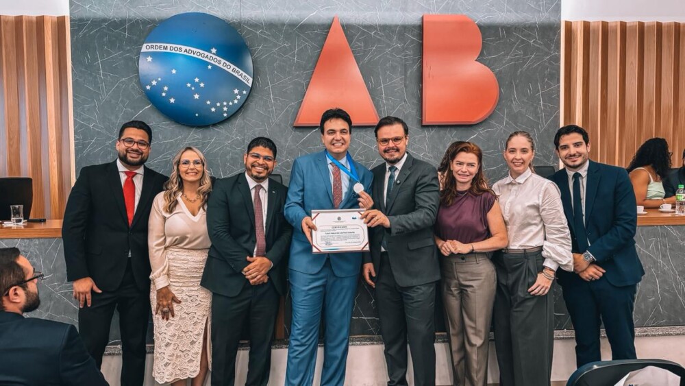 OAB/RO realiza solenidade em Cacoal com entrega de credenciais, homenagem e reconhecimento de trajetória histórica