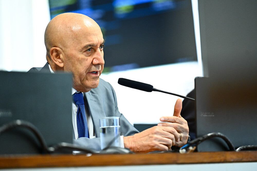 Senado aprova projeto de Confúcio Moura que amplia licença-maternidade para mães de bebês internados