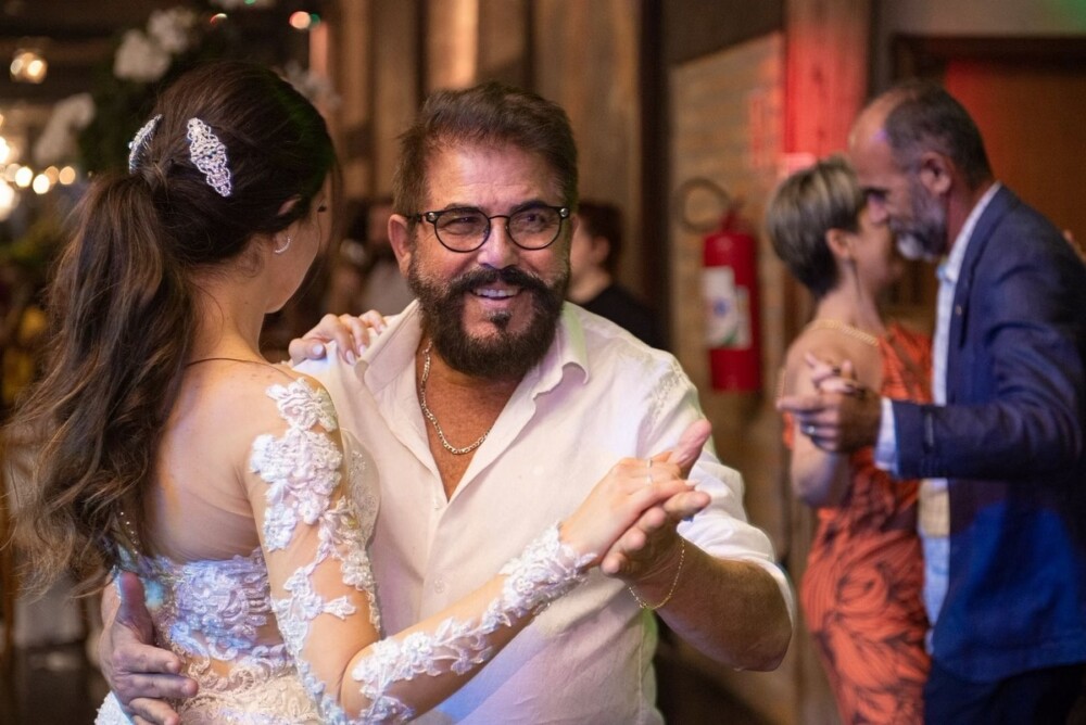 Mieloma múltiplo: terapia moderna permite que dançarino volte ao forró