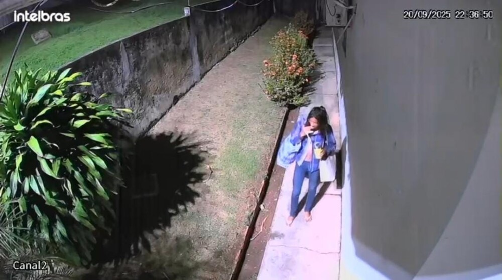 Invasão e destruição: Mulher promove arrastão na sede da SEMED em Cacoal