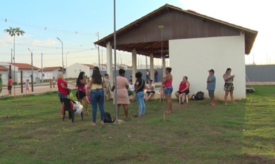 Indignação em Cacoal: Beneficiários do minha casa minha vida cobram entrega de 300 casas