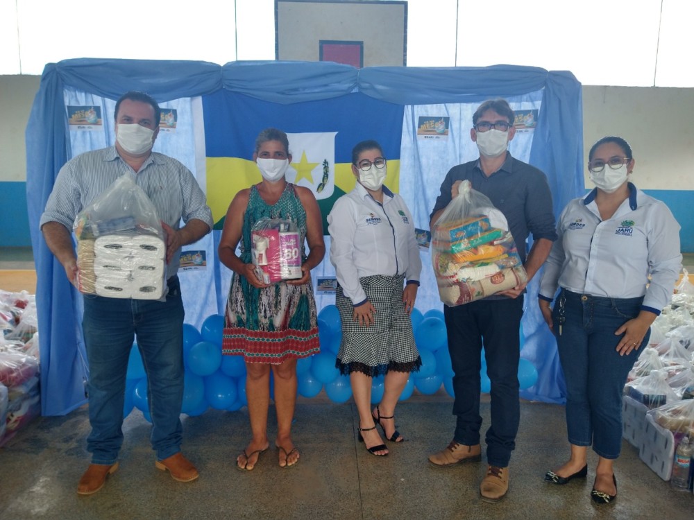 Dr. Luís do Hospital tem mais uma indicação aprovada, e cestas são distribuídas para famílias cadastradas no programa Auxílio Brasil