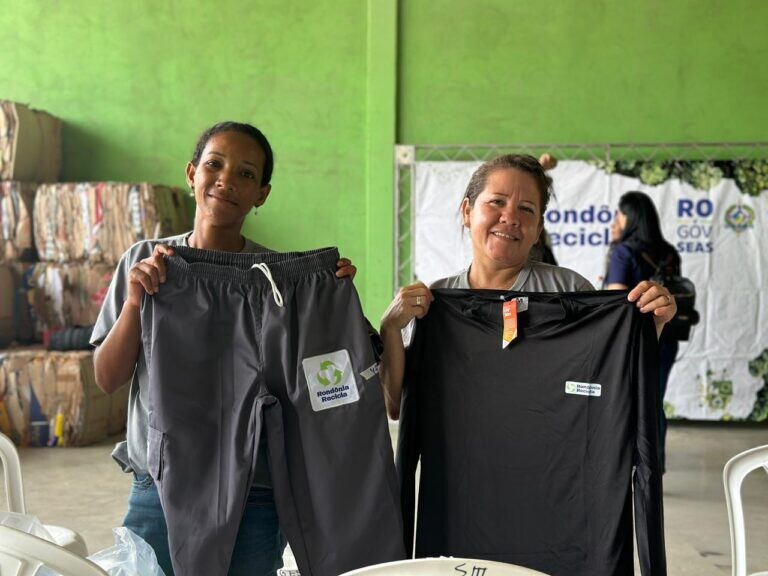 Catadores de materiais recicláveis de Jaru são contemplados com equipamentos de proteção individual do projeto Rondônia Recicla