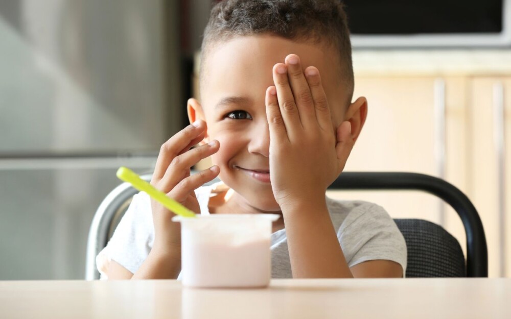 Iogurte na infância: estudo revela efeito surpreendente