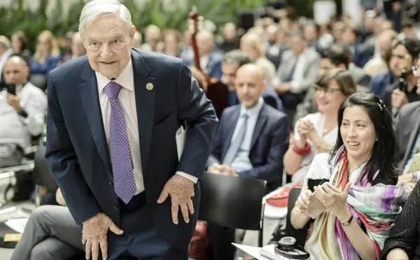 Fundação de George Soros doou R$ 800 mil para filme que demoniza evangélicos