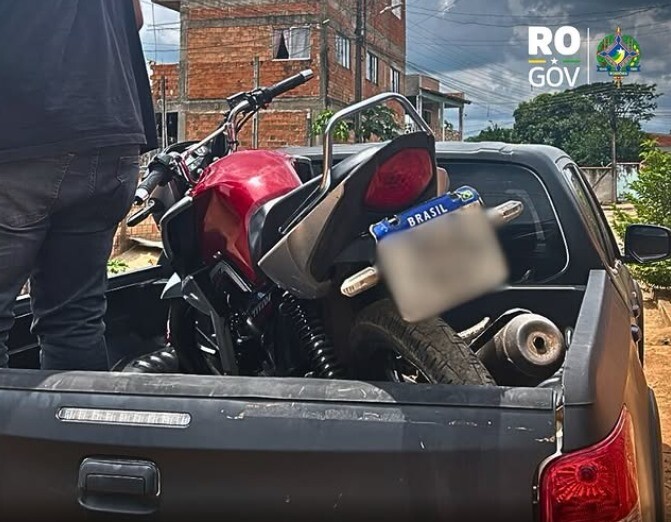 Condutor sem CNH é alvo de mandado e moto é apreendida em Ouro Preto, RO