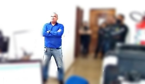 Vítima de ex-prefeito João Paciência, Hamilton Alves acompanha coletiva de imprensa, na Unisp de Jaru, RO