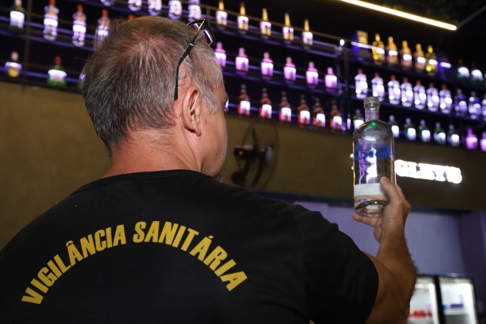 Brasil tem 5 mortes e 24 casos confirmados de intoxicação por metanol