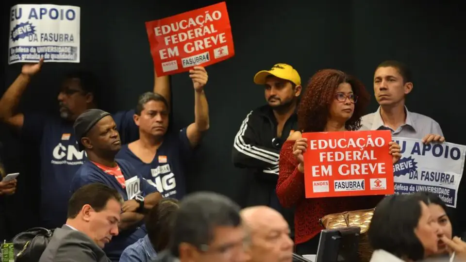 Greve político-partidária não é direito trabalhista, decide TST
