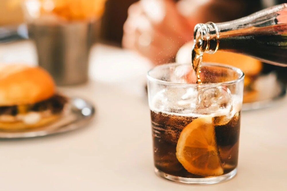 Refrigerantes “zero” aumentam risco de gordura no fígado, diz estudo