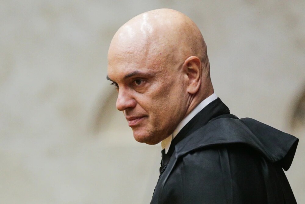 Moraes pede a Dino que marque julgamento do núcleo 2 da trama golpista