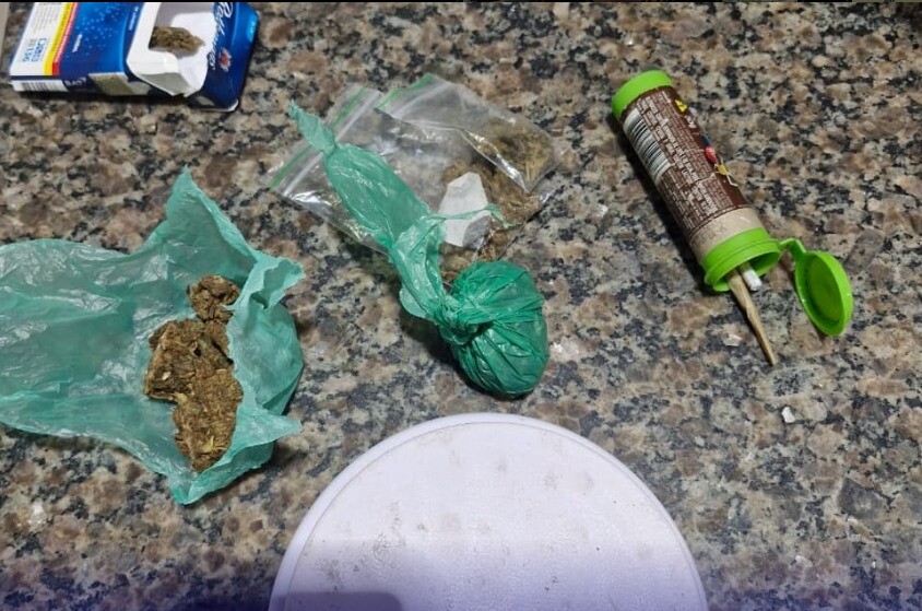 PM prende suspeito em flagrante com drogas em Cacoal, RO