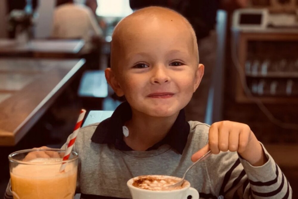 Menino de 3 anos com prisão de ventre é diagnosticado com câncer raro