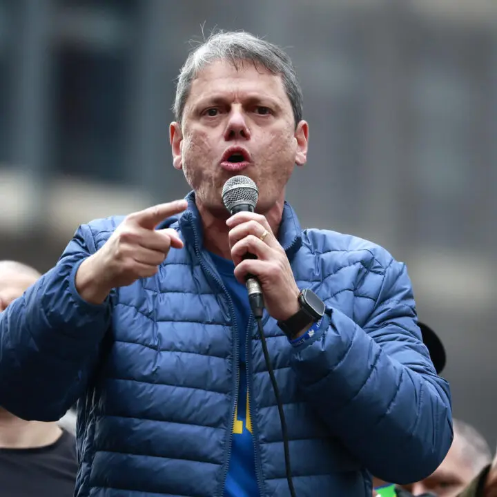 Economia em foco: oposição mira Correios e governo ganha folga no orçamento para gastos