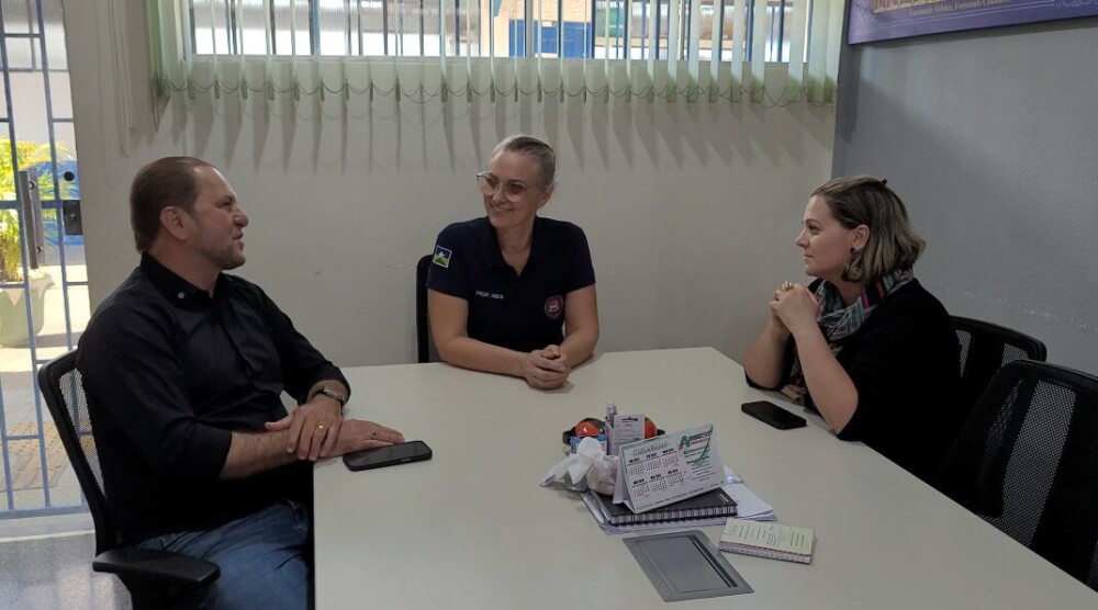 Escolas de Vilhena recebem apoio de Cirone Deiró