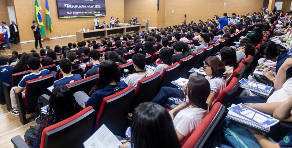 Assembleia leva aulão gratuito do Acelero Enem a quase 500 jovens em Porto Velho