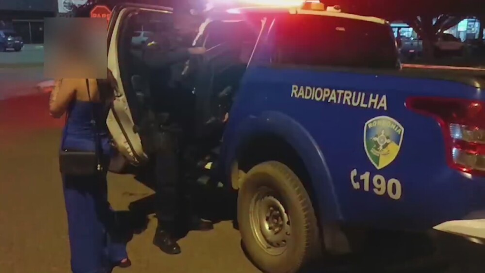 Casal é preso por tráfico de drogas após abordagem da Polícia Militar em Ariquemes