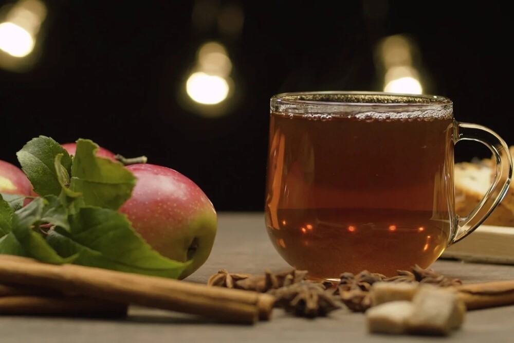 Aquece e cuida: chá de fruta e especiaria ajuda o coração e a glicemia