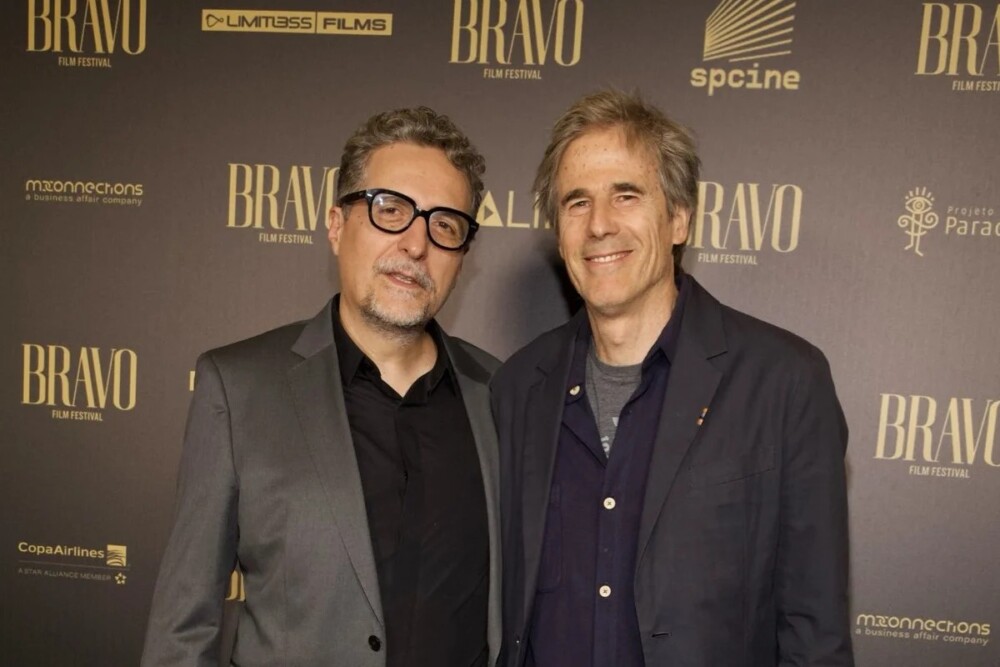 Kleber Mendonça Filho posa com Walter Salles: “Energia de Oscar”