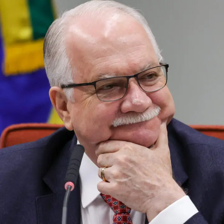 PSOL quer obrigar Congresso a taxar grandes fortunas; decisão está nas mãos do STF