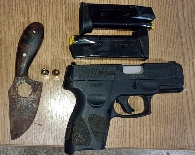 Homem é preso após disparar arma de fogo em bar de Machadinho