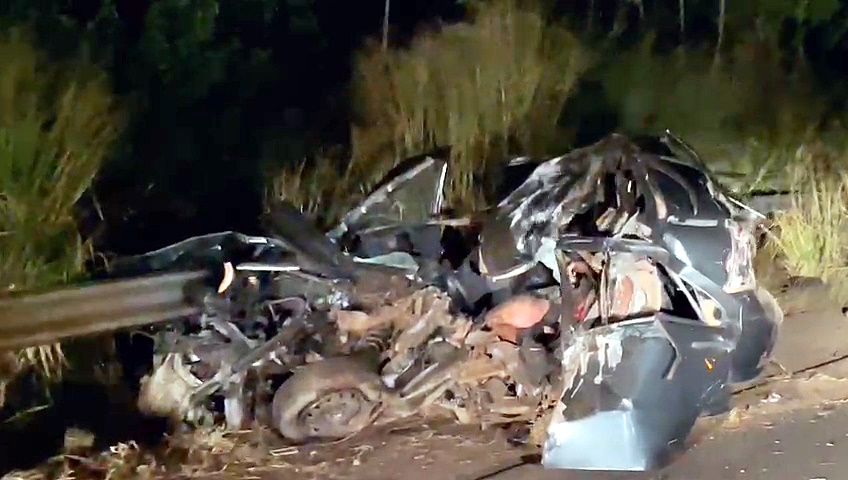 Condutor de automóvel morre nesta quarta, após batida frontal com caminhão, próximo a Ouro Preto, na BR-364