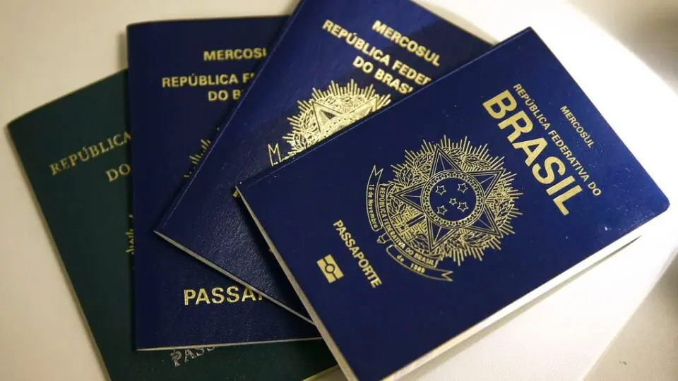 PF pode suspender emissão de passaportes em novembro por falta de verbas