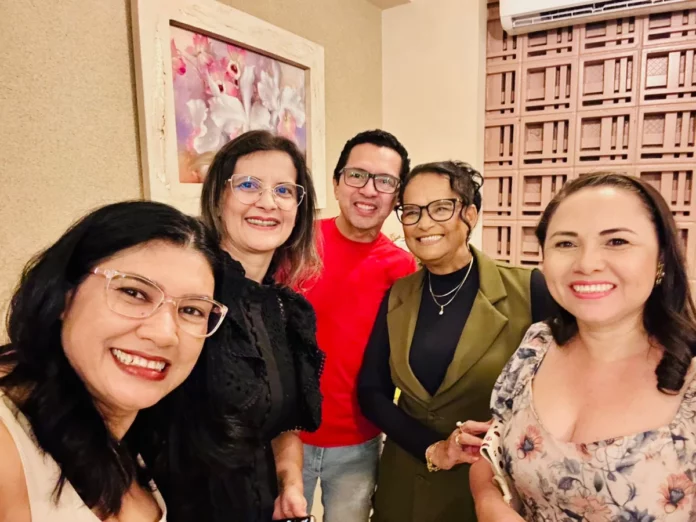 Professora Lili celebra a infância e o bilinguismo com o lançamento de ‘Fabulinhas da Lili’ em Cacoal