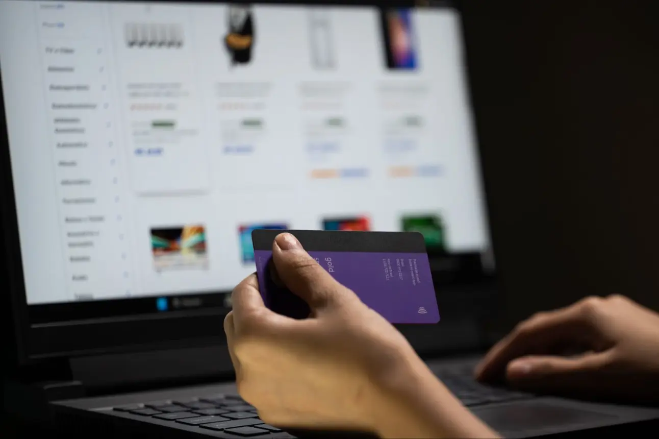 Taxa das blusinhas faz 38% dos consumidores desistirem de compras, diz CNI