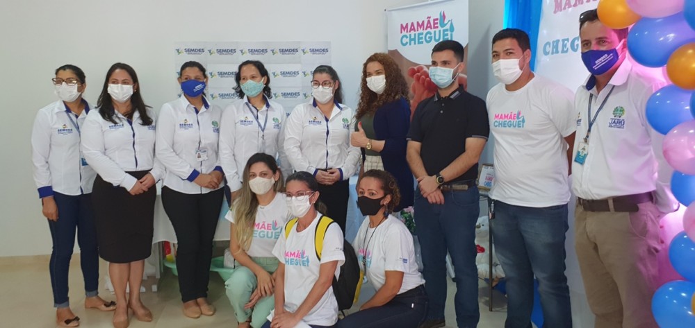 Luana Rocha da SEAS visita Jaru, RO para entregar kits do Programa Mamãe Cheguei