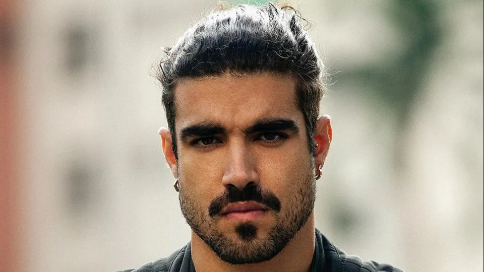 Caio Castro sofre acidente durante treino para corrida