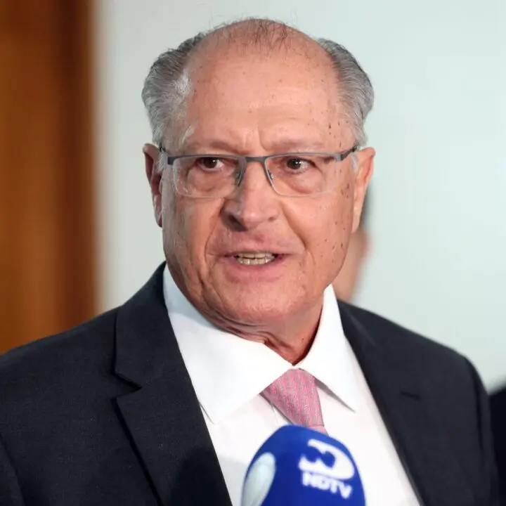 Governo chinês concederá pedidos de importação de chips para montadoras nacionais