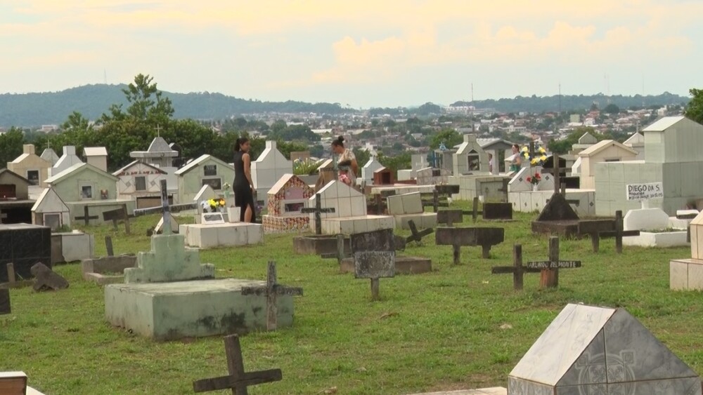 Cacoal vivencia momento de fé e saudade durante o Dia de Finados