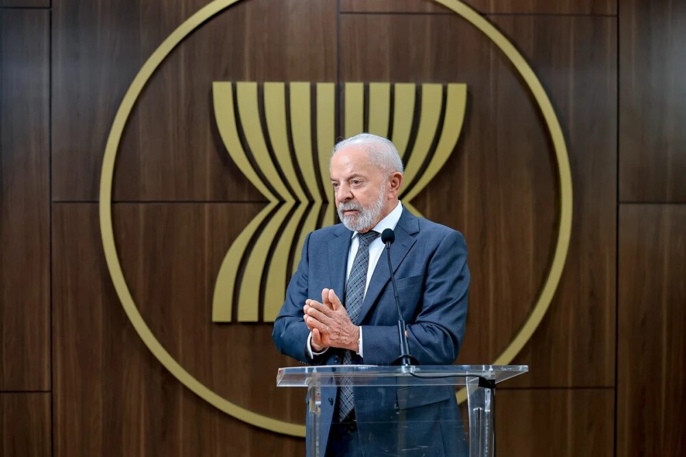 Após criticar megaoperação, Lula divulga ações contra crime organizado