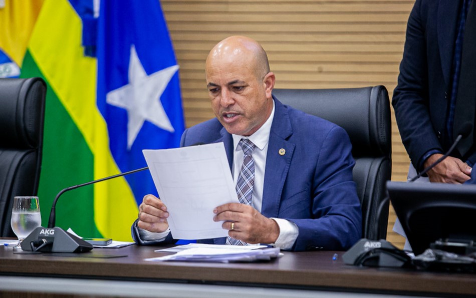 Projeto do deputado Ismael Crispin fortalece cadeia leiteira ao proibir leite em pó importado