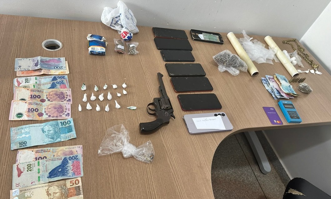 Suspeito morre, outro é baleado e sete mandados cumpridos em três municípios no fim de semana em RO