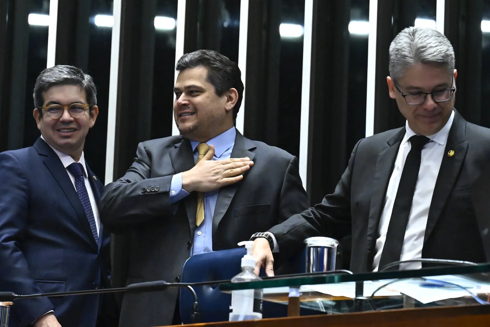 Alcolumbre descarta Flávio e Moro e anuncia Vieira como relator do PL antifacção