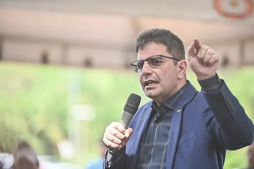 Gilmar Mendes suspende ação contra governador do Acre no STJ por 15 dias