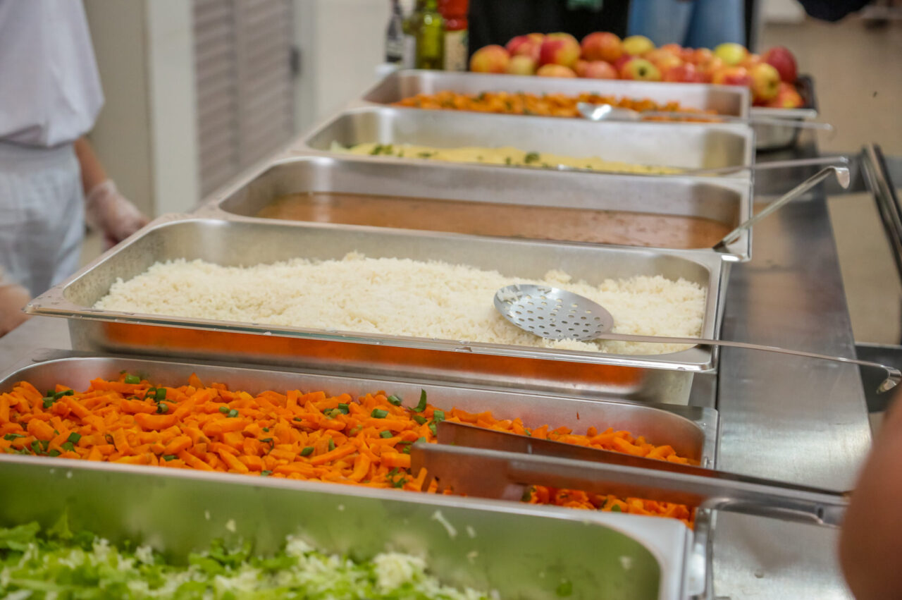 Governo de RO bate mais um recorde com 5 milhões de refeições servidas pelo Prato Fácil