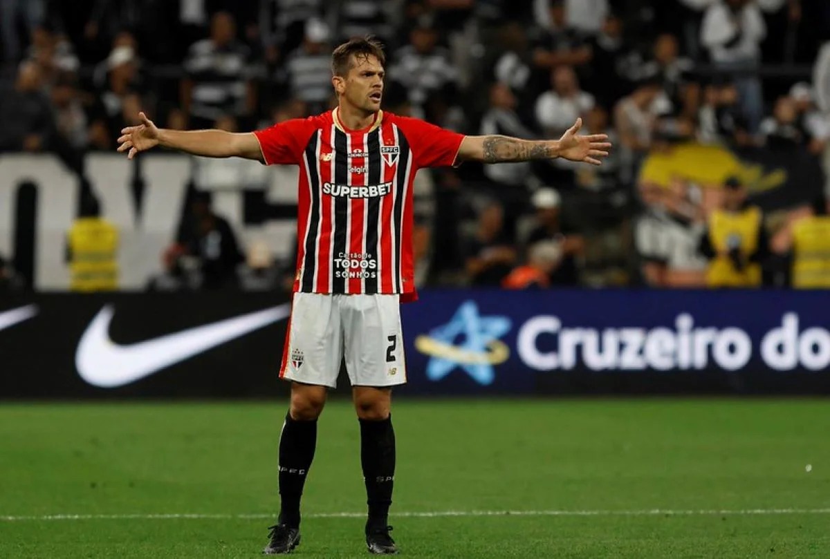 São Paulo confirma lesão de Tolói após ser substituído em clássico