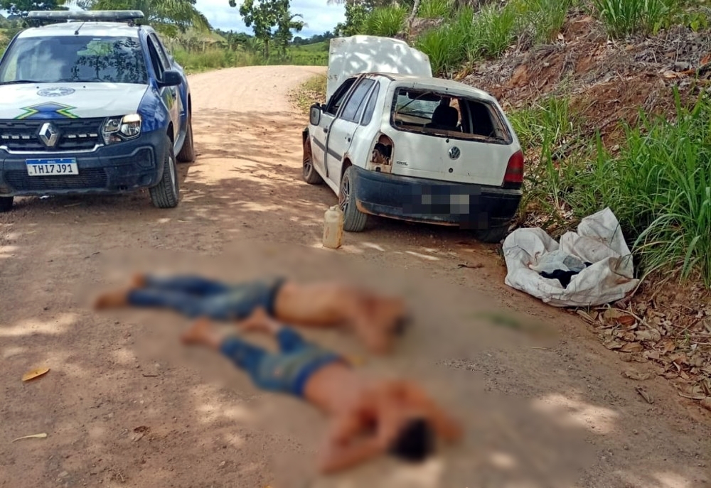 Dois suspeitos são presos após veículo capotar em vicinal de Jaru