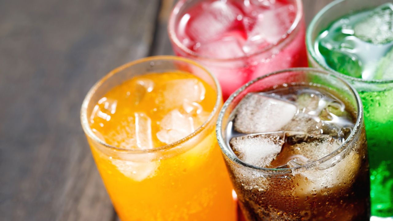 Refrigerante zero pode fazer parte da dieta? Nutricionista explica