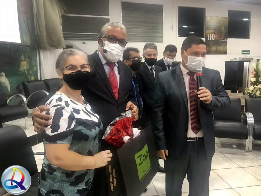 Pastor Roberto Varjão é homenageado pelos 35 anos de casado