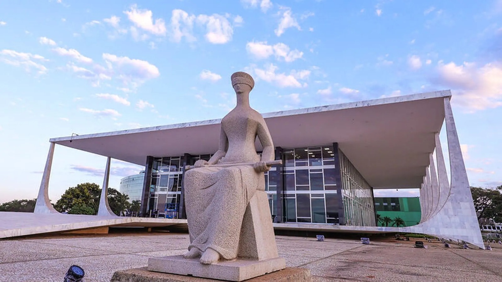 Câmara envia ao Senado projeto que limita decisões mocrática no STF