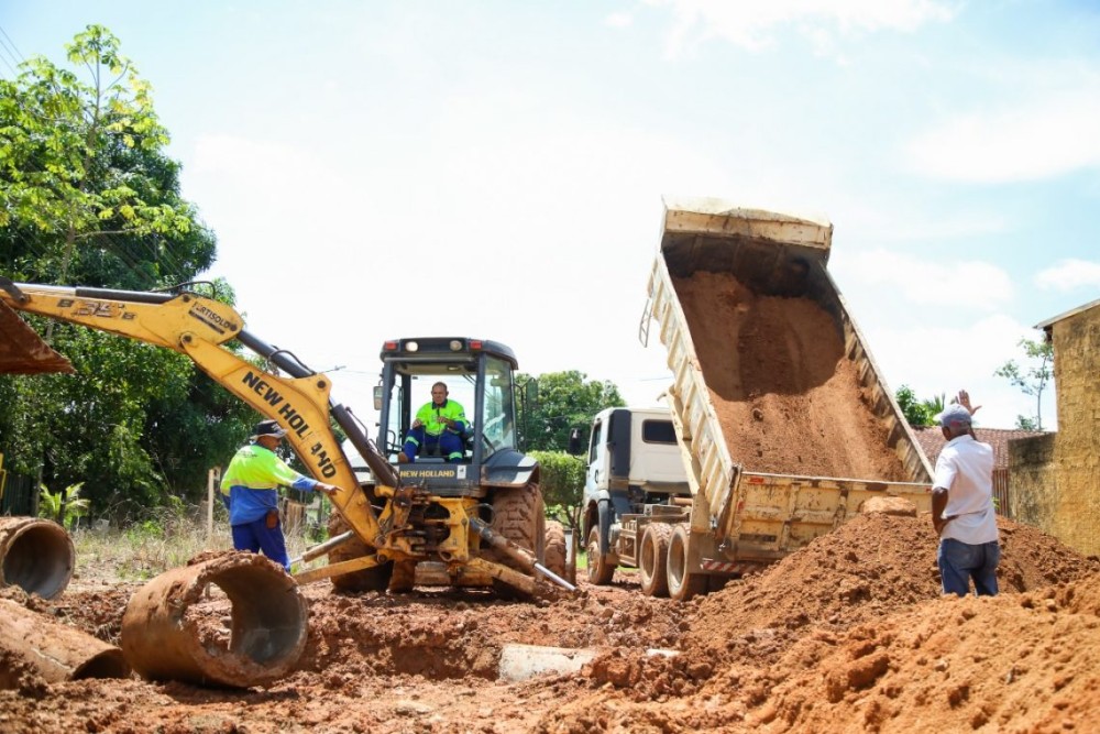 Bueiro na rua Ceará, setor 03, é recuperado após intensas chuvas
