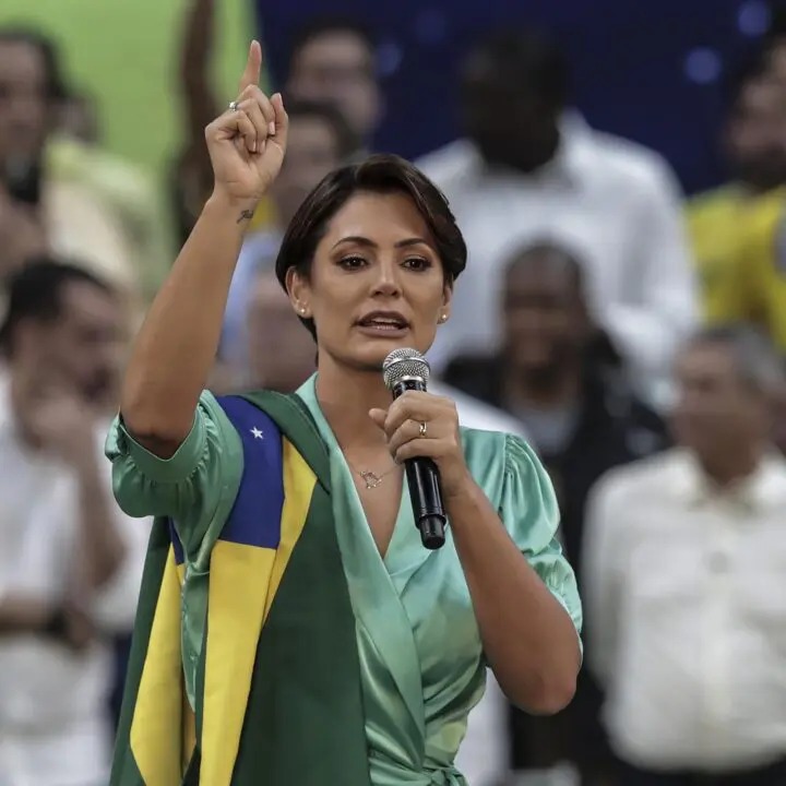 Michelle apoia pré-candidatura de Flávio para presidente em 2026