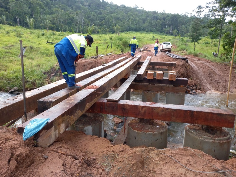 Ponte na Linha 632 está sendo reconstruída nesta semana, na região de Tarilândia