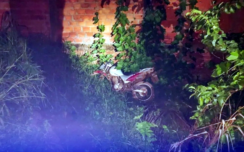 PM de Cacoal localiza moto furtada em matagal