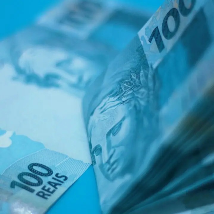 Supersalários colocam servidores no topo da renda